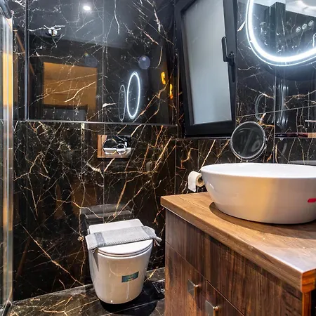 Dema Luxury - Romvis Apartment *